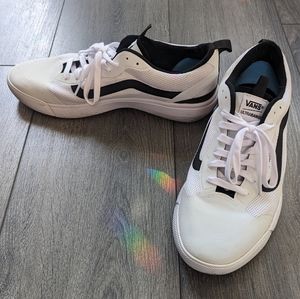 Vans ultra range size 11